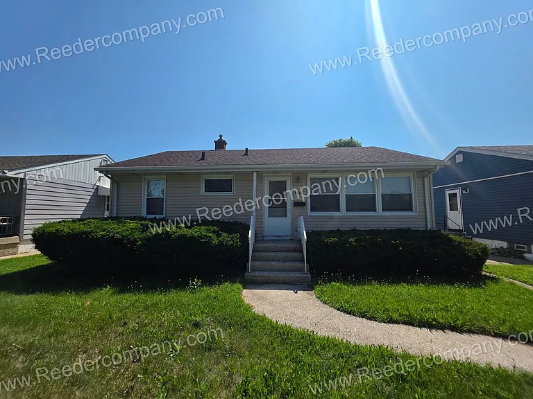 6945 Northcote Ave — Photo 1
