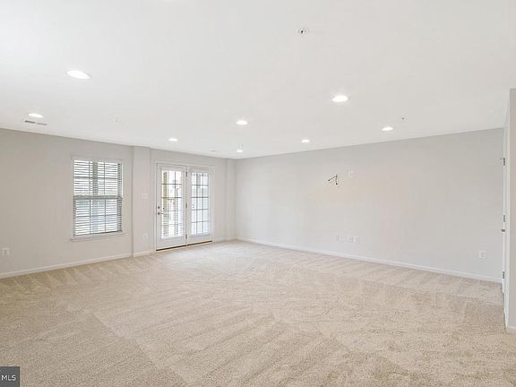 5th image of 5770 Antwerp St