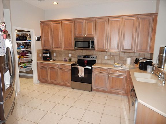 4th image of 4320 SW 138th Avenue