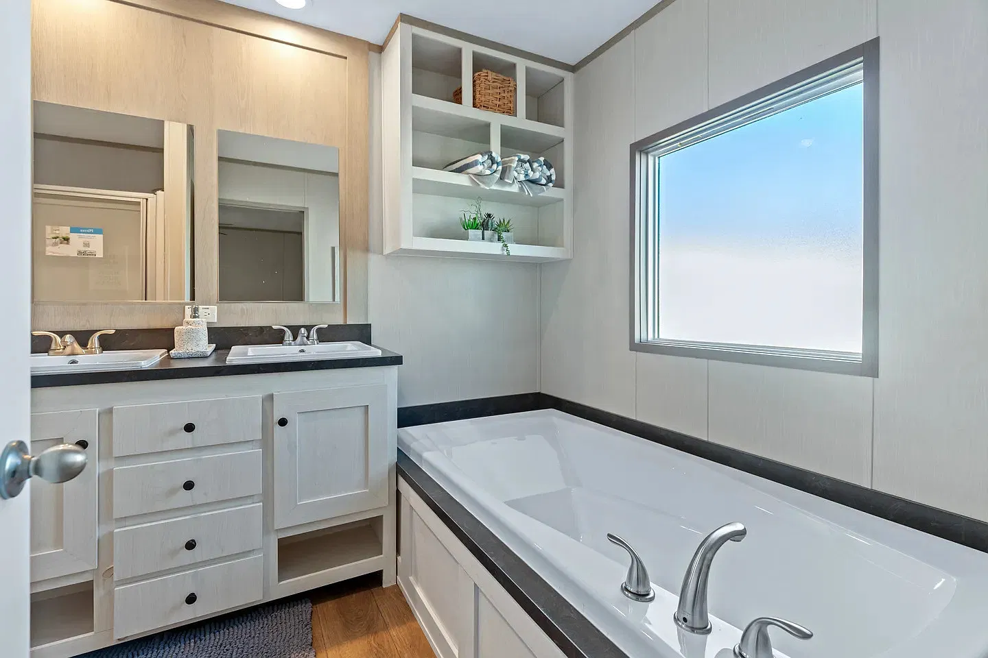 3 bed, 1191 sqft, $1,650 — Photo 4