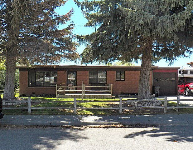 1st image of 2204 Logan Dr
