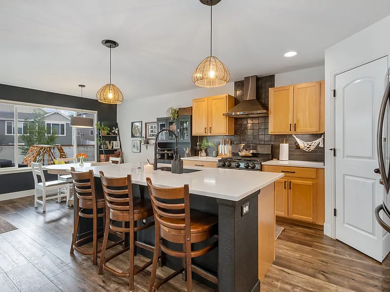 268 Castle Dr — Photo 9