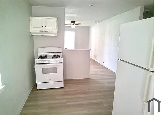 754 W Southcross Blvd — Photo 2