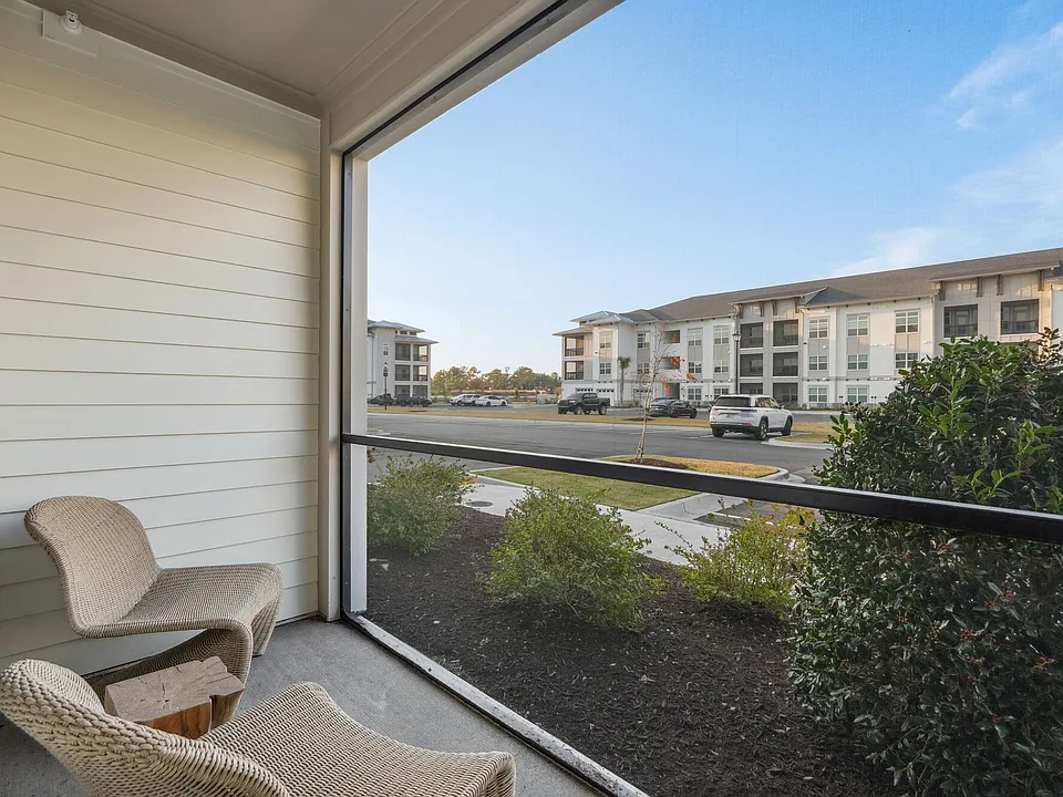 Arcadia at Waterway Hills apartments community photo