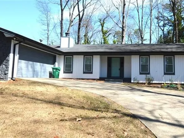 5475 Fieldgreen Dr, Stone Mountain, GA 30088