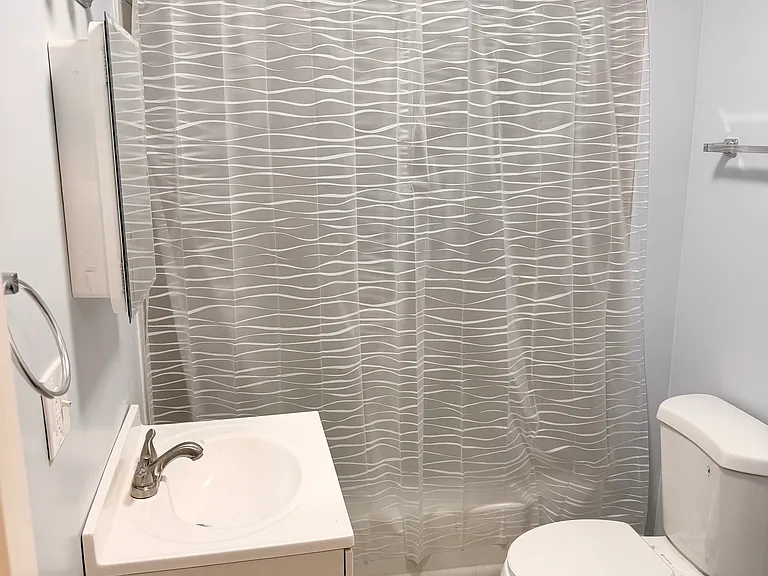 14305 Irving Ave #2 — Photo 6