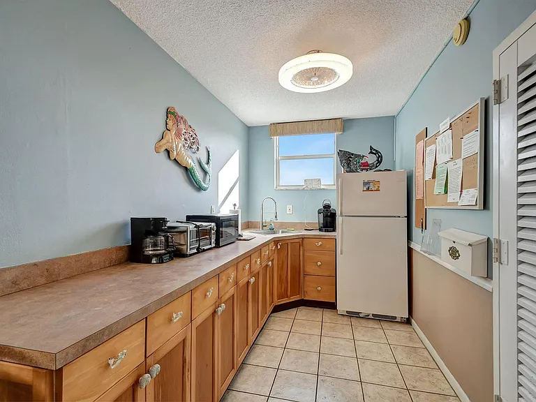 1810 New Palm Way #415 — Photo 41