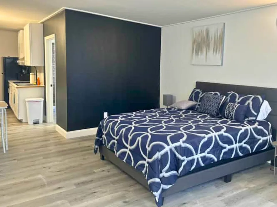 204 Longfellow Blvd #5