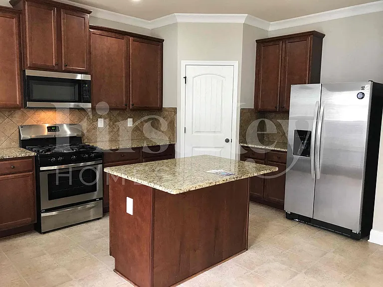 2022 Poplar Falls Ave — Photo 4