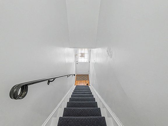 4th image of 3505 Bay Ave #12