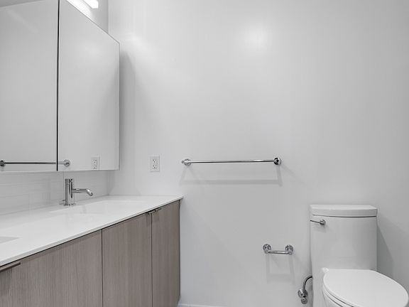 5th image of 2922 Northern Blvd APT 602