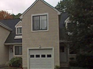 18 Locust Ln #18, Farmington, CT 06032