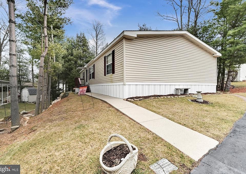 1st image of 229 Hope Dr