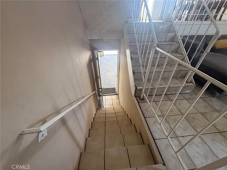 9131 Burnet Ave #10 — Photo 53