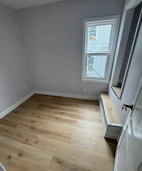 945 Wellington Ave #4 — Photo 4