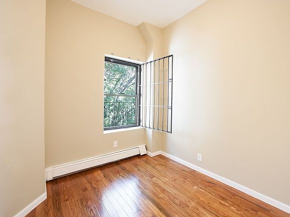 5th image of 124 Lexington Ave APT 4W