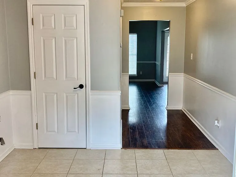 7593 Pleasantville Way — Photo 3