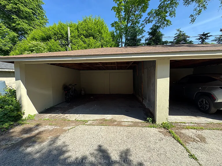 38 Strathgowan Ave #UPPER — Photo 10