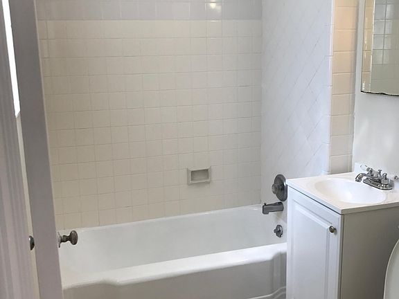 2nd image of 90 SE 5th Ave APT 4