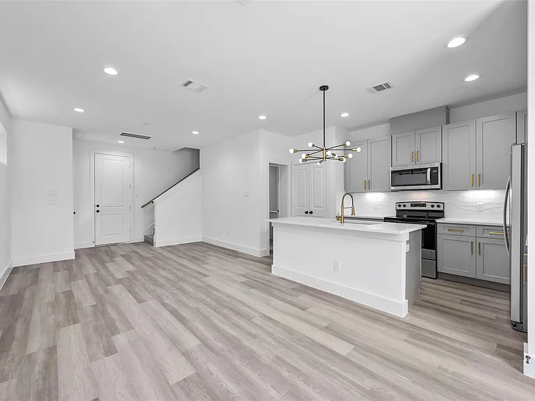 4610 Crown Grove Ln — Photo 5