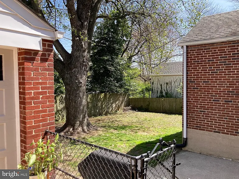 705 Edgemoor Rd — Photo 16