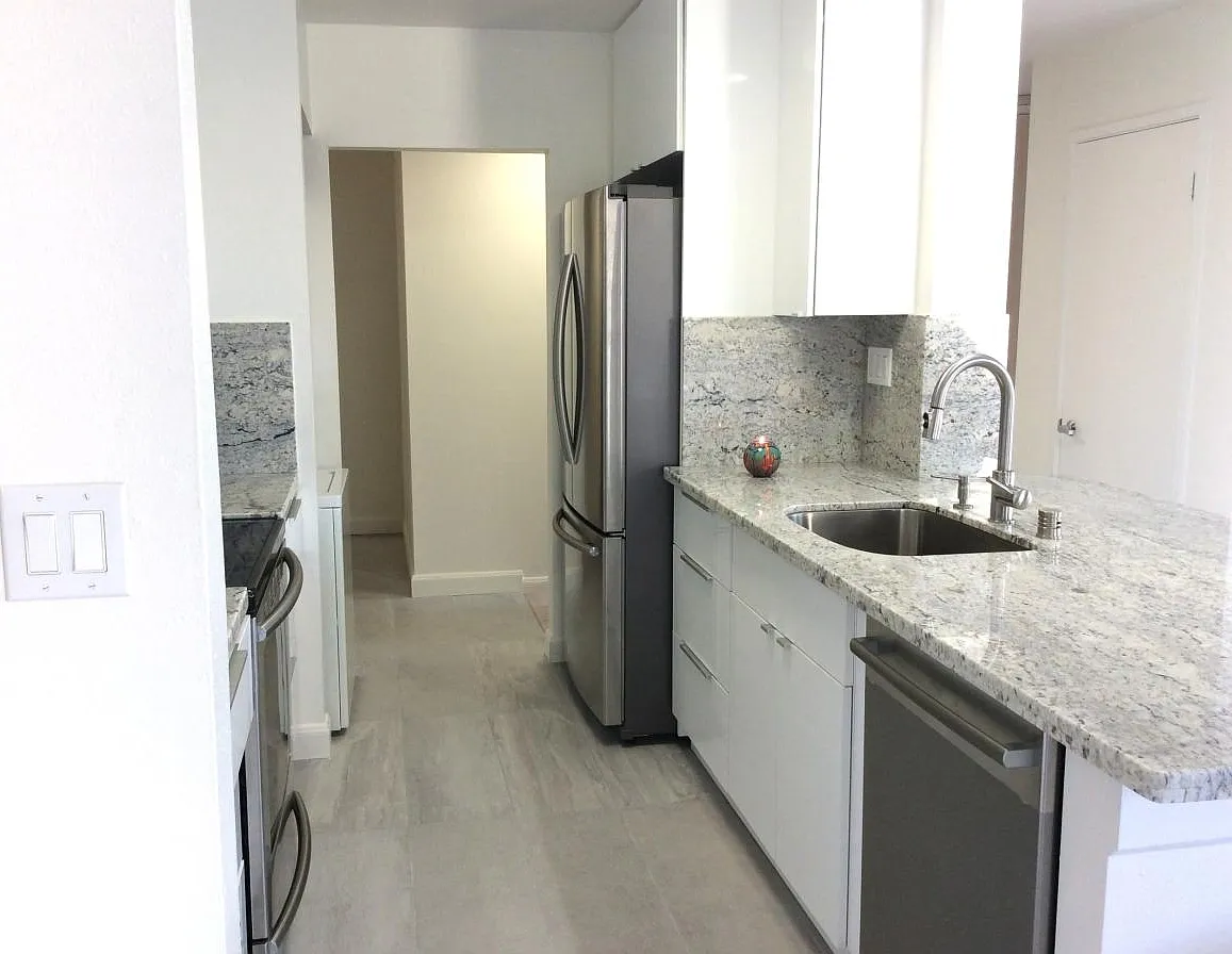 2 bed, 1131 sqft, $5,095 — Photo 4