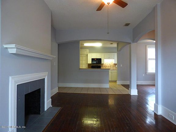 5th image of 2359 Oak St APT 5
