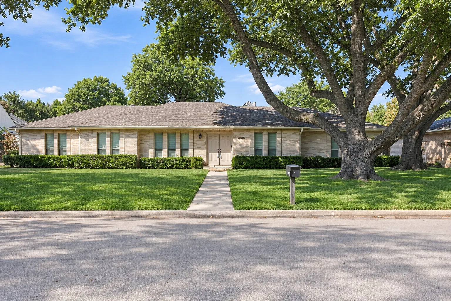 4 bed, 2388 sqft, $4,700 — Photo 1