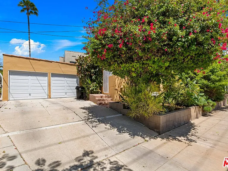 1185 S Tremaine Ave — Photo 56