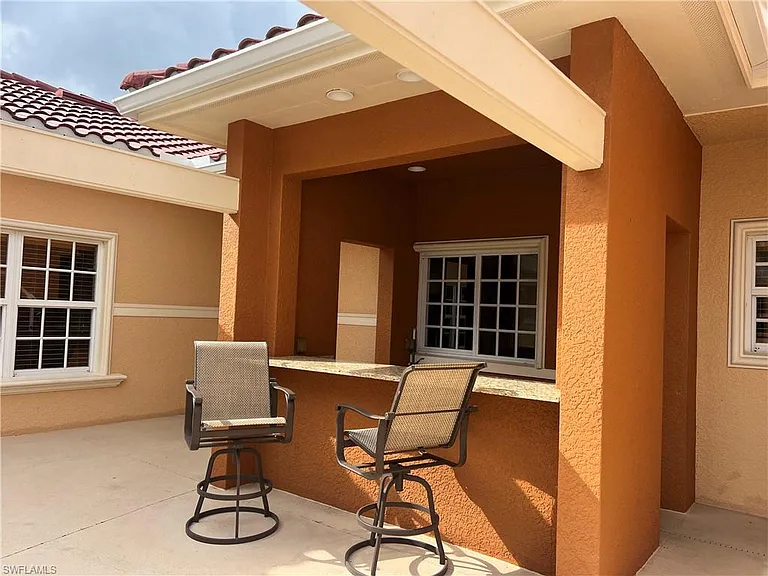10300 Via Colomba Cir — Photo 43