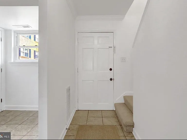 5934 Mayflower Ct — Photo 4