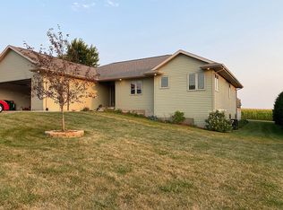 124 E Truman St, Winthrop, IA 50682