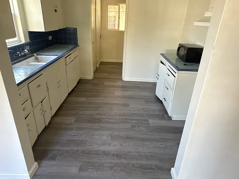 1209 Thomas Way — Photo 5