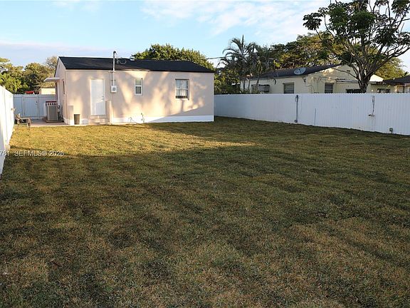 4th image of 1206 Rutland St