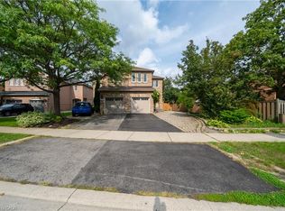 2031 Westree Dr, Oakville, ON L6M3W3