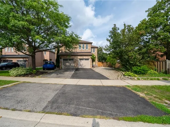 2031 Westree Dr, Oakville, ON L6M 3W3
