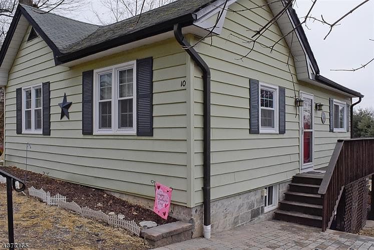 1st image of 10 Mast Rd