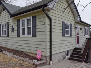 10 Mast Rd, Hopatcong, NJ 07843
