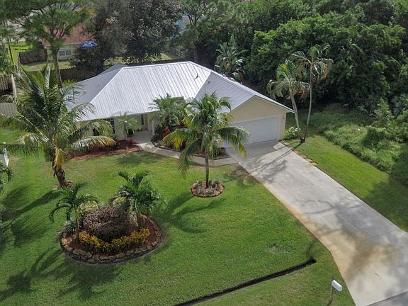 4th image of 2534 SW Grotto Cir