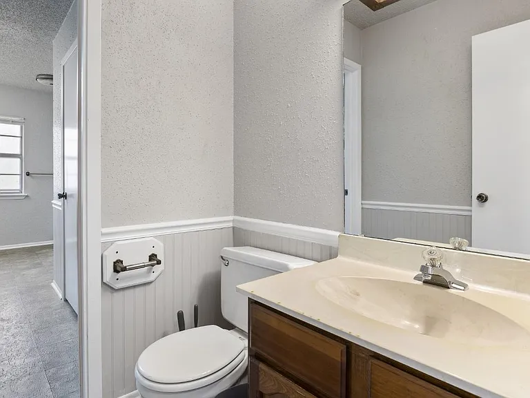 1022 Baden — Photo 18