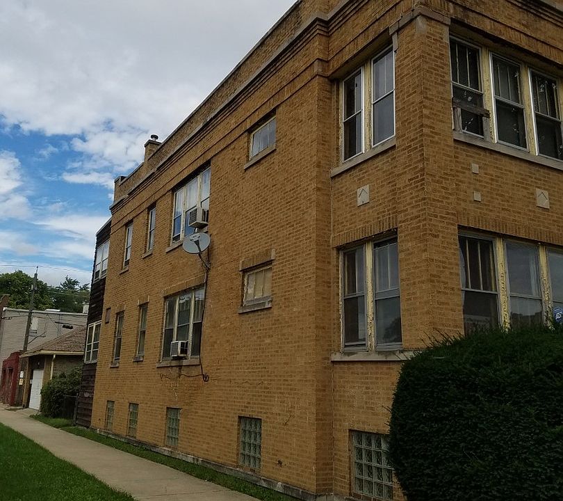 2nd image of 5468 W Potomac Ave