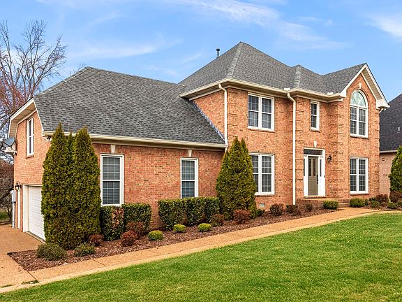 3rd image of 100 Briarcrest Ln