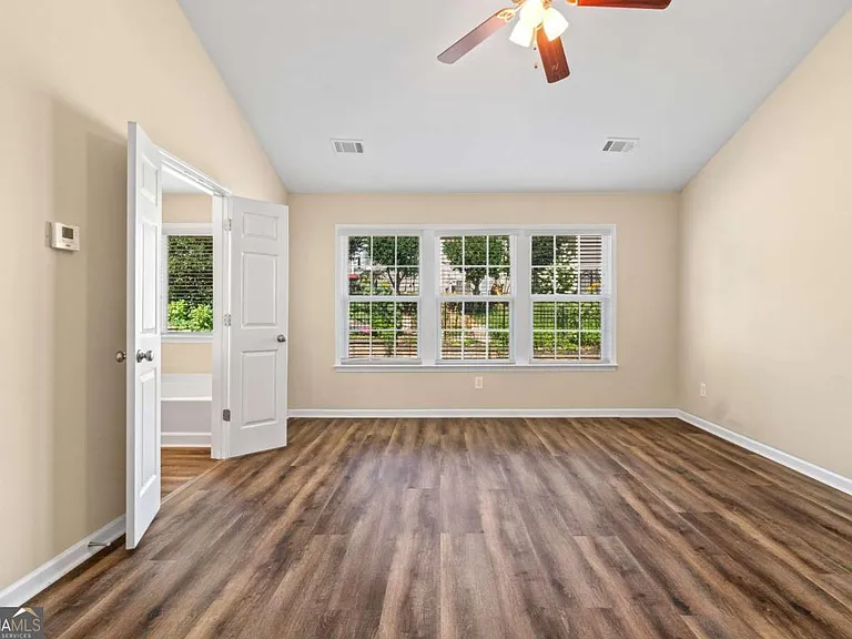 3323 Castleberry Village Cir — Photo 11
