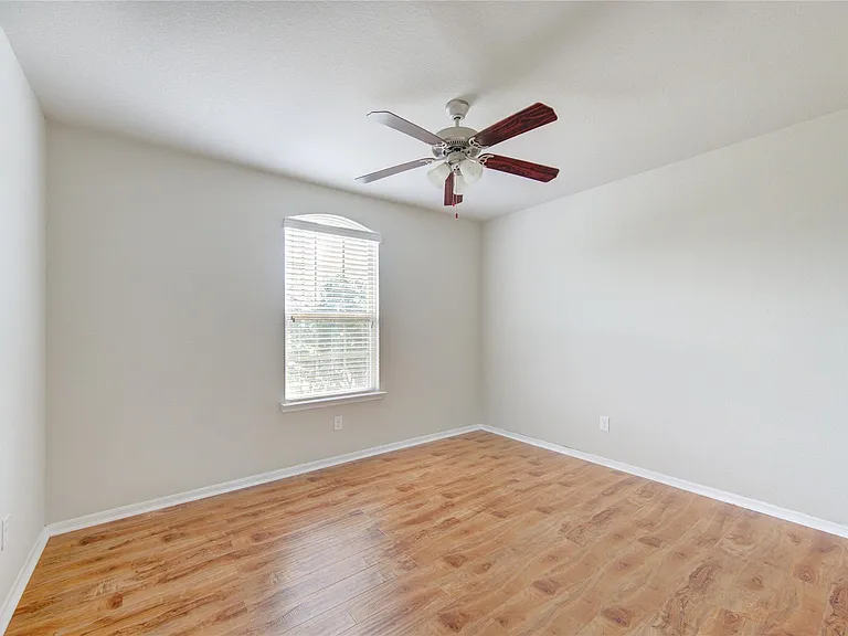 29222 Dunns Creek Ct — Photo 18