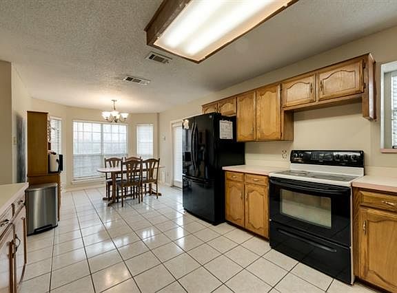2nd image of 2842 Briar Hill Dr