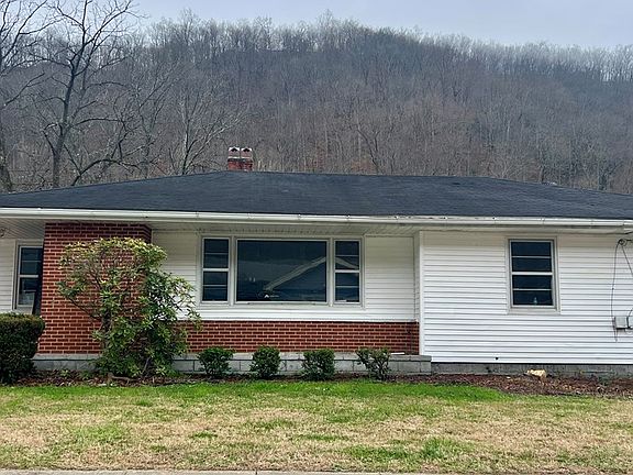 3rd image of 1320 Riverside Dr