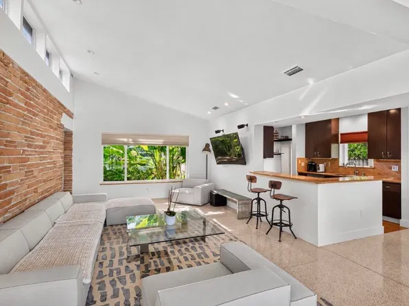 1345 Marseille Dr, Miami Beach, FL 33141