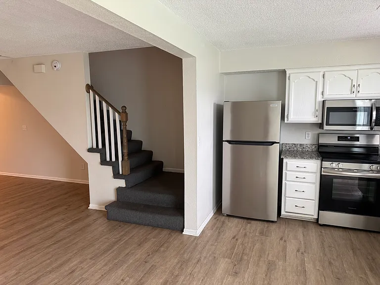 1311 SE 8th St — Photo 4