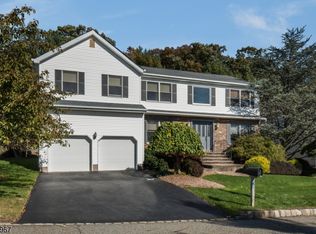 105 Point View Pkwy, Wayne, NJ 07470