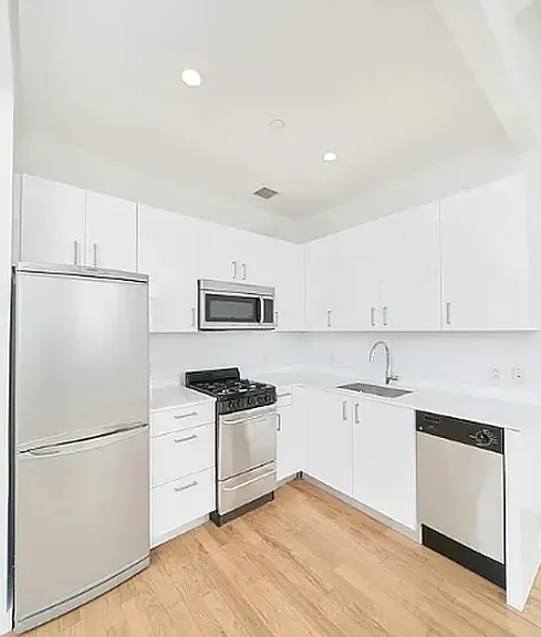 53 Hope St #214 — Photo 4